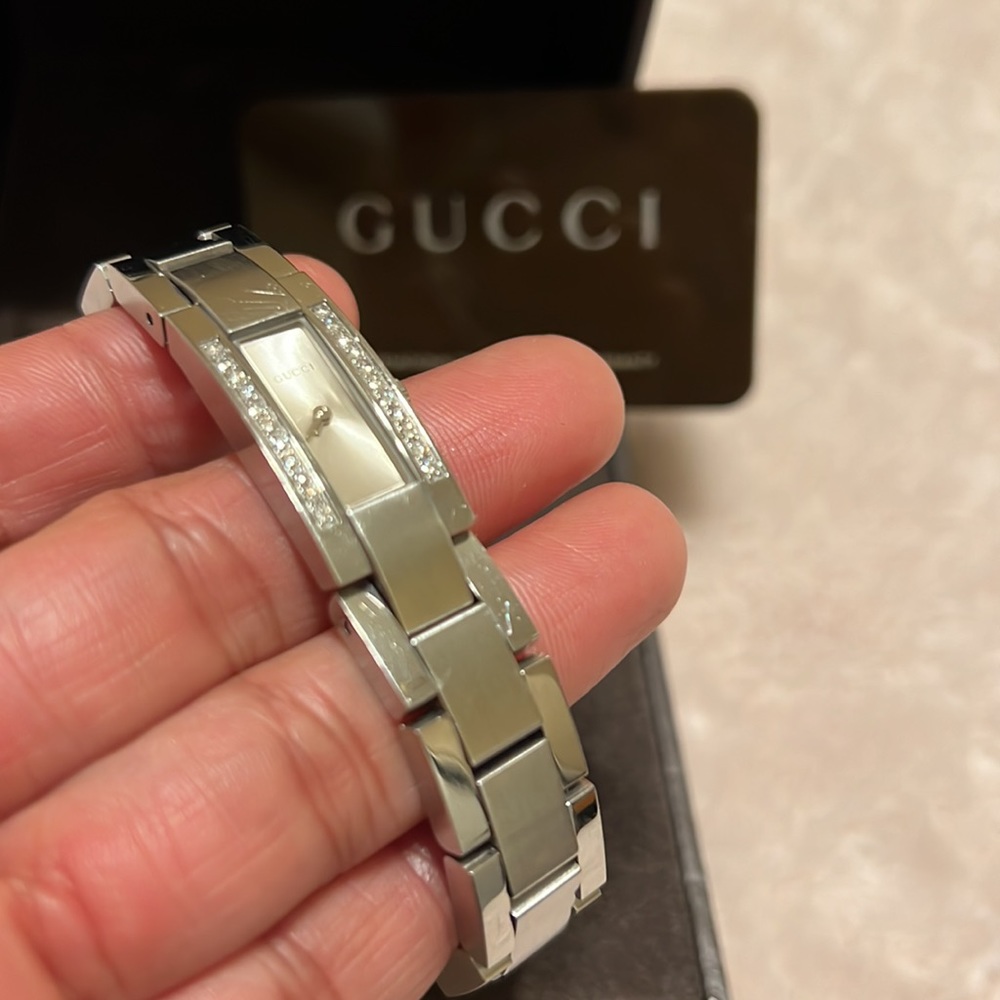 Gucci diamond watch